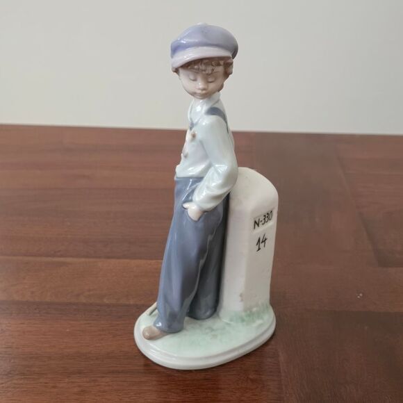 LLADRO Figurine "The Wanderer" 5400 - Traveling Boy with Hobo Sack - Picture 9 of 9